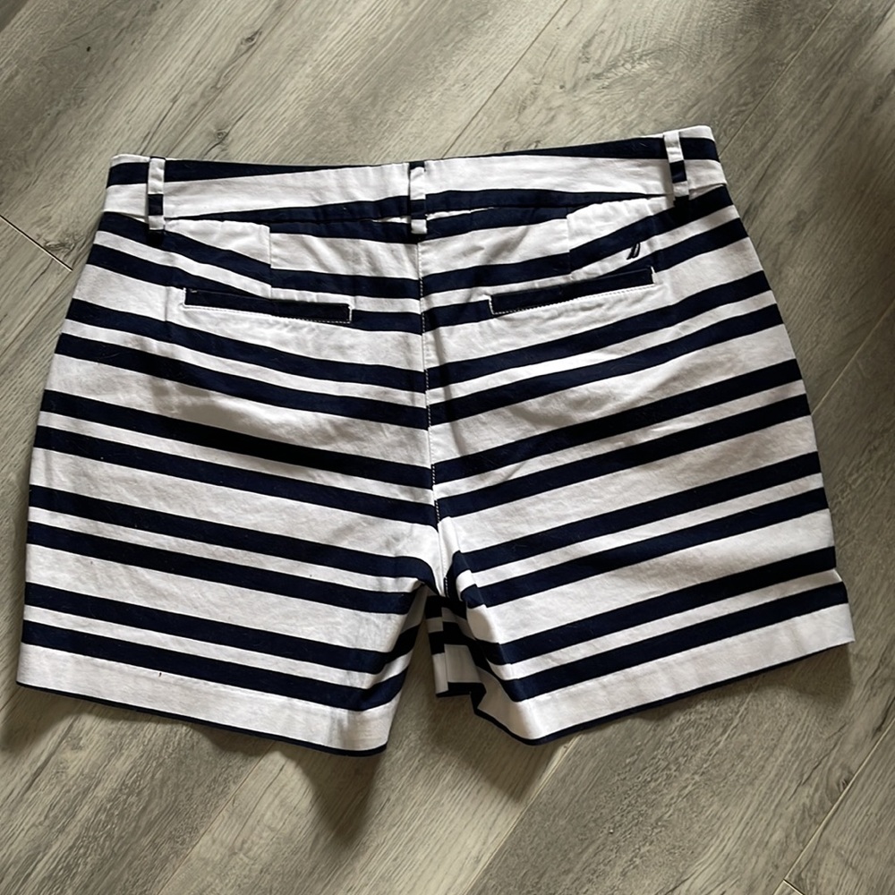 Nautica shorts size 10 (34 waist)